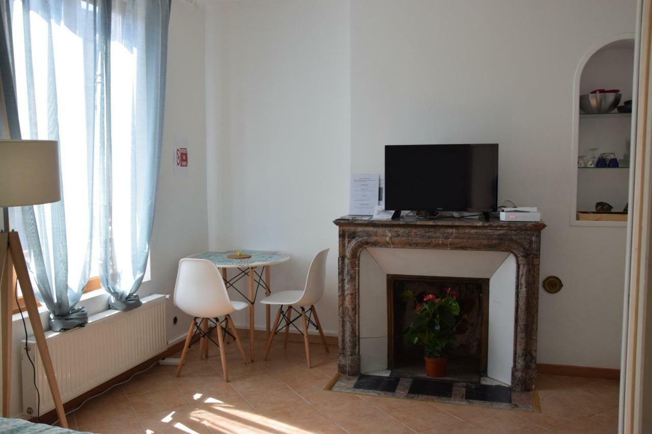 Joli Studio Plein Centre De Milly La Foret Buitenkant foto